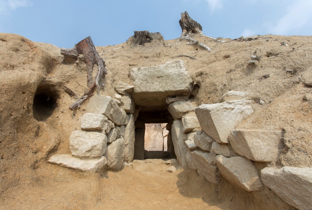 善一田18号墳石室入口(調査時)写真