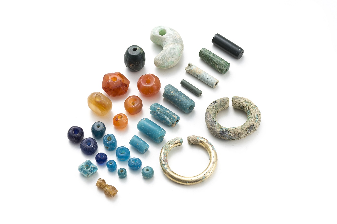 善一田26号墳出土 装身具写真